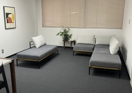 新潟県の補助金により園長室兼家族室、応接室兼家族休憩室の設置を行いました